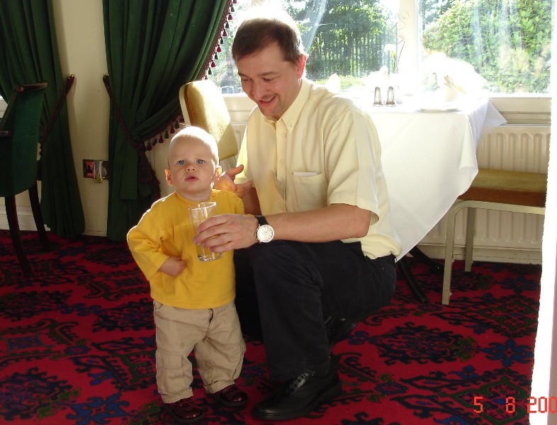 ../Images/Johan, ON4IQ with his nephew Jonathan.jpg